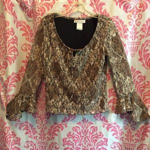 Dress Barn Sz M bell sleeved top